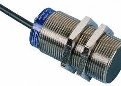 XT1-M12PA372 induktyvinis talpumo jutiklis 1NA 12-30Vdc IP67 metalinis
