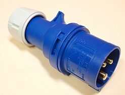 013-6 Pernešamas kištukas 16A 3P 230V IP44
