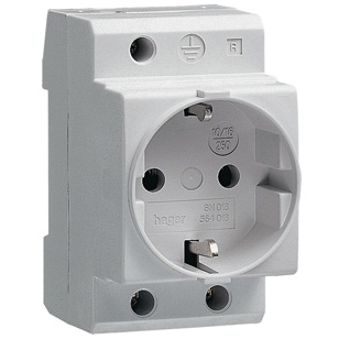 SNS016 kištukinis lizdas su įžeminimu 16A 230V ant DIN bėgelio