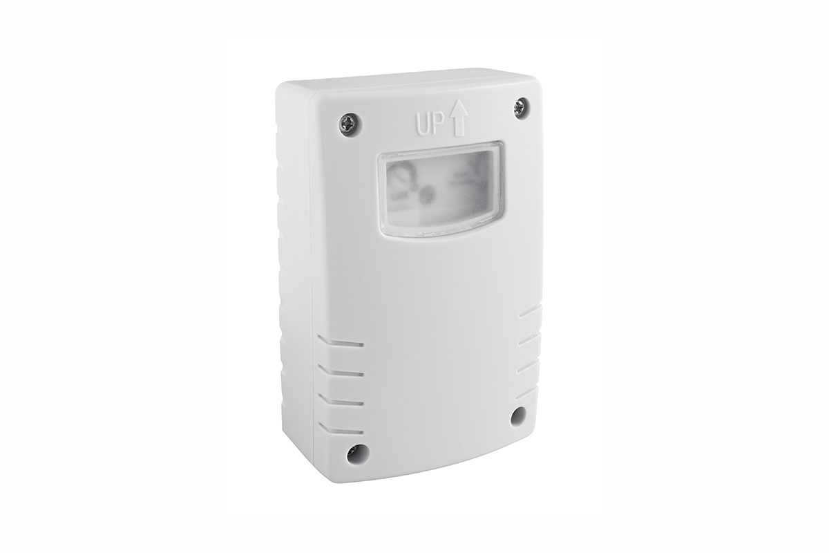 CZ-2 MAX-1500W IP44 6A foto daviklis dirba su LED
