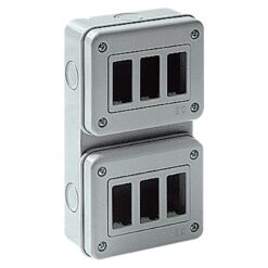 Ip40 sieninė dėžutė 6 (3+3 vert.) De